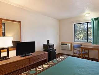 Super 8 By Wyndham Wall Buitenkant foto