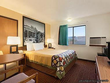 Super 8 By Wyndham Wall Buitenkant foto